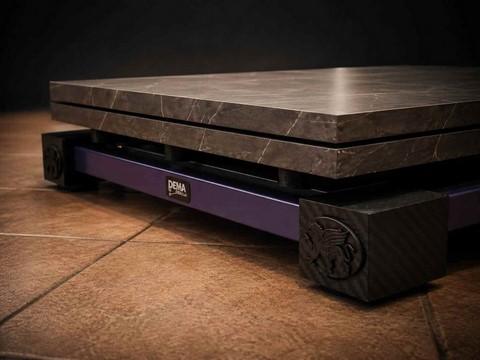 Base custom Demaudio per Griphon apex amplificatore